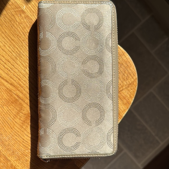 Authentic Coach Zipper Wallet - Picture 10 of 17